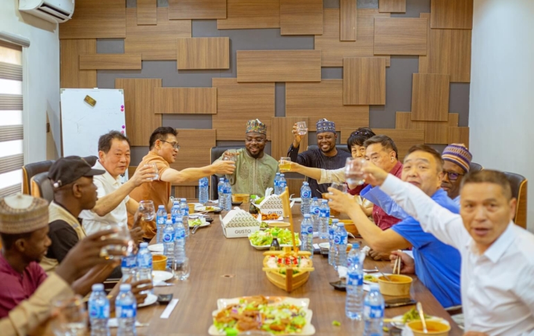 SILVER INTERNATIONAL 2 (64)